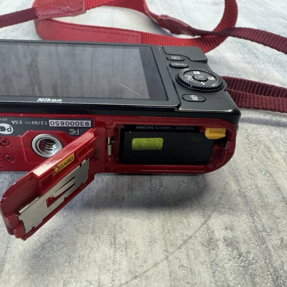 Nikon 1 S1 Mirrorless Point & Shoot Digital Camera Red Body Only For Parts - Picture 9 of 11